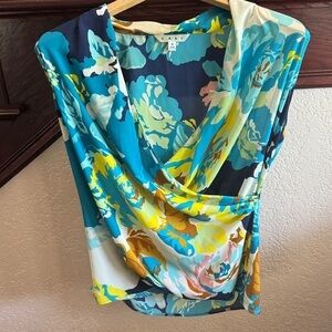 CAbi Women’s Size Medium Multicolor Plunging Neckline Sleeveless Artsy Blouse